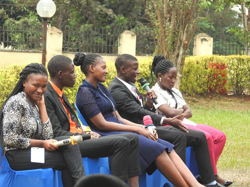 Baadhi ya washiriki wa mdahalo  uliofanyika katika  siku ya Kiswahili Duniani.